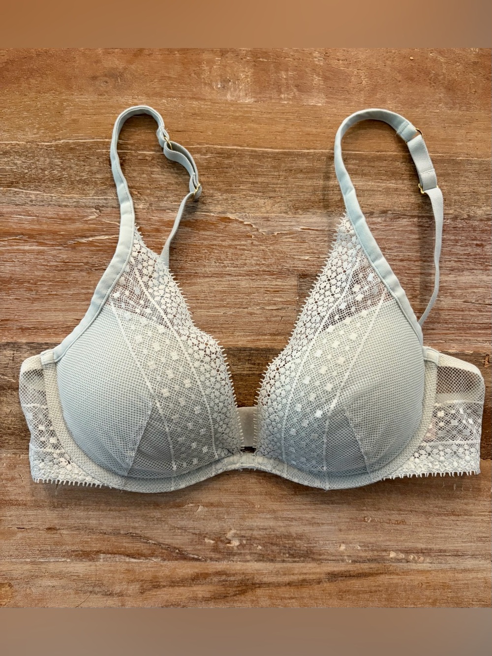 Victoria’s Secret Incredible Lightly Lined Lace Plunge Bra 32C Sage Mint Blue